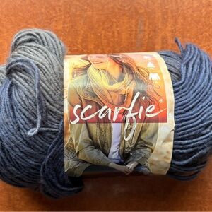 Scarfie Gray Yarn for Fiber Arts